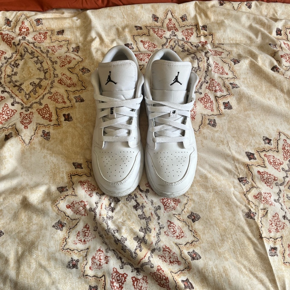 White Nike air Jordan’s